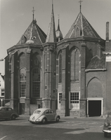 F000464 Broederkerk aan de Botermarktzijde, rechts de ingang van het (huidige) Kerkelijk Bureau, links de Lemkerzaal.
