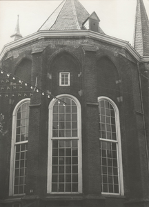 F000465 De drie ramen van de Lemkerzaal, de kapel van de Broederkerk aan de Botermarktzijde.