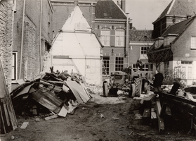 F000519 Sloop van het hoofdgebouw van de Gast- en Proveniershuizen aan de Boven Nieuwstraat.