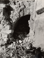 F000526 Detail van de restanten van een kapel op het terrein voor het nieuw te bouwen Myosotis op de hoek ...