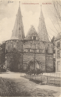 F000620 De Cellebroedersweg met zicht op de Cellebroederspoort. Kampen heeft drie mooie poorten gaaf behouden, de ...