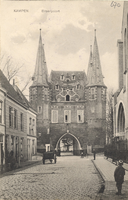 F000670 Broederpoort aan de Broederweg ter hoogte van de Nieuwe Kerk.