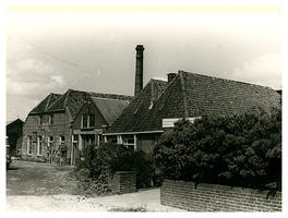 F008201 De Faam conservenfabriek aan de Rembrandtstraat in IJsselmuiden.