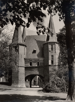 F000692 Plantsoenszijde van de Broederpoort.