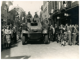 F003312 Een Humberpantserwagen van het A-Squadron 49th Reconnaissance Regiment (49th British (West Riding) Infantry ...