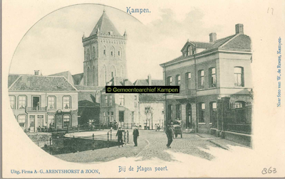 F000863 Noordweg en oude Buitenhaven met op de achtergrond de toren van de Buitenkerk, gezien vanaf de Noordweg.