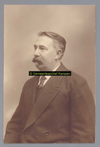 F003022 W. Heetjans, hoofd van Muntschool in de periode tussen 1874 en 1910 .
