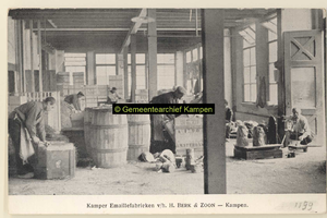 F001199 De expeditieafdeling van de Kamper Emaillefabrieken v/h H. Berk en Zoon aan de Noordweg.