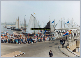 F004928 Bezoek van Koningin Beatrix, prins Claus, prins Willem-Alexander,prins Constantijn, prinses Margriet, Pieter ...