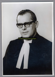 F003040 Ds. Jan Johannes de Jonge werd geboren op 20 januari 1931 te Kapelle-Biezelinge. Hij studeerde theologie te ...