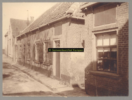 F001184 Schokkerhuisjes in de Schokkerbuurt, in 1859 verhuisden de bewoners van Schokland naar dit gedeelte in ...