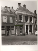 F000884 Winkel- woonhuizen aan de Hofstraat resp. nr. 124 en nr. 126.