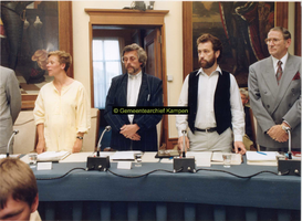 F004785 Van links naar rechts: raadsleden I. van den Bos (Groen Links), J. Elhorst - (D'66), A. Koffeman (Kampen Alert) ...