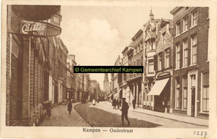 F001237 Oudestraat, gezien richting Nieuwe Toren.