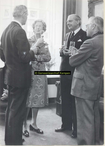 F006815 Bijeenkomst met de Commissaris van de Koningin, mr J.L.M. Niers, in deburgemeesterskamer van het Raadhuis, ter ...