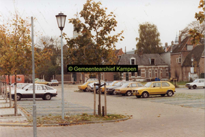 F005725 Parkeerterrein het Meeuwenplein.