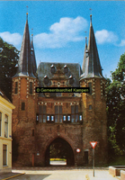 F005675 Broederpoort, een van de drie overgebleven Kamper stadspoorten, gebouwd in de 2e helft van de 15e eeuw.