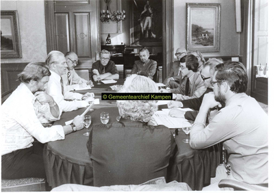 F006983 Persconferentie, waarop burgemeester Van Tuinen meedeelde dat minister Th.E. Westerterp in de bouw van een ...