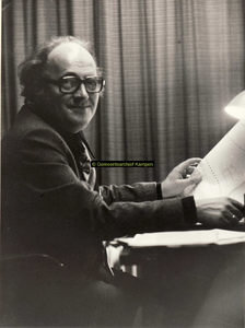 F007809 Klaas van 't Ende, van het Herenmodemagazijn aan de Oudestraat en zijn leegstaande panden aan de ...