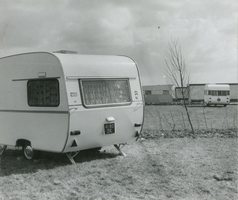 F010333 Roggebotsluis, de eerste kampeerders uit Kampen.
