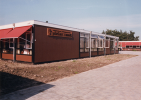 F010710 De reformatorische scholengemeenschap Pieter Zandt vestigde zich in 1985 in IJsselmuiden.Op de foto een deel ...