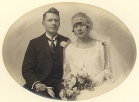 F012690 Trouwfoto van Johannes Berk, (geb. 4 juli 1897) en Jeanne Waanders (1901-1942) (vader en moeder van Gait ...