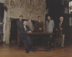 F012924 College en Gem. secr. 1982 - 1986.v.l.n.r. wethouder Bossink; burgemeester Kleemans; wethouder Brink; wethouder ...