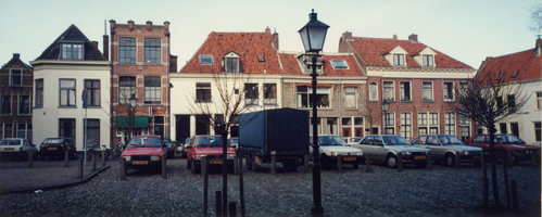F013504 Woningen aan de Koornmarkt in Kampen.