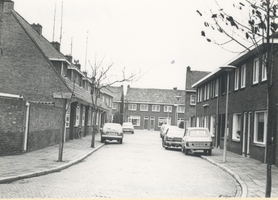 F013742 Woningen aan de Brummelkampstraat 1 - 2, de naam is vastgesteld bij raadsbesluit van 26 juli 1939.