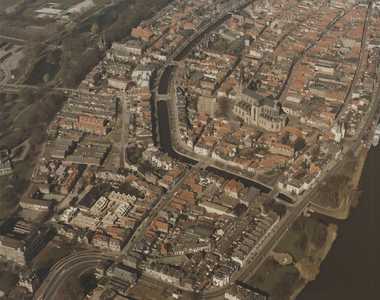 F014059 Luchtfoto - Binnenstad Kampen Graafschap.