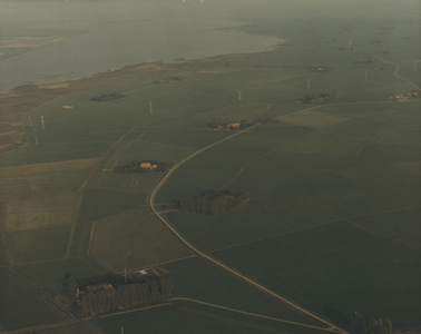 F014102 Luchtfoto - Kampereiland.