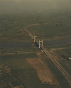 F014113 Luchtfoto - Molenbrug bij Kampen.