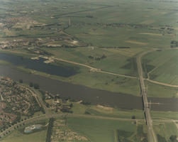 F014189 Luchtfoto - Molenbrug met de polder mastenbroek.