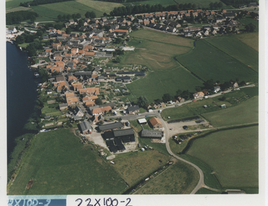 F014514 luchtfoto Grafhorst aan het Ganzendiep.