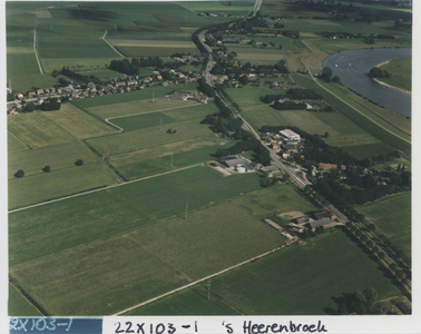 F014522 Luchtfoto 's-Heerenbroek met Zwolseweg.