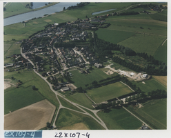 F014536 Luchtfoto van Zalk aan de IJssel.