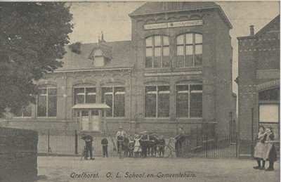 F014636 Grafhorst - Openbare lagerschool en Gemeentehuis.