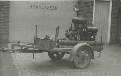 F014660 Brandweer IJsselmuiden - pompwagen met toebehoren..