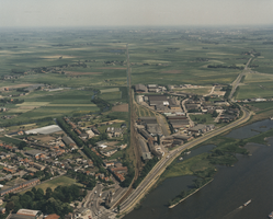 F014798 Luchtfoto IJsselmuiden 24 mei 1989.