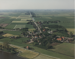 F014802 Luchtfoto 's-Heerenbroek.