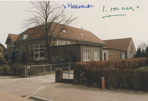 F014817 Foto uit een serie opnamen voor de taxatie WOZ 1995 - Julianaschool te 's-Heerenbroek.