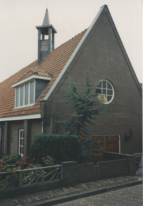 F014910 Grafhorst Oud gereformeerde kerk aan de Kerkstraat.