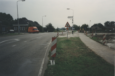 F014911 Start reconstructie en aanleg rotonde van de kruising Grafhorsterweg met Plasweg en Bergweg.