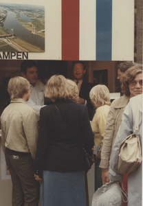 F014998 Hanzedagen van 1983 in Lübeck Duitsland. Kamper markt delegatie voor de gemeente kampen, J.W. Boekhoven, R.G. ...