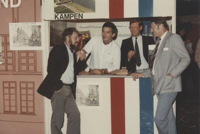 F015005 Hanzedagen van 1983 in Lübeck Duitsland. Kamper markt delegatie voor de gemeente kampen, J.W. Boekhoven, R.G. ...