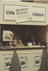 F015028 Hanzedagen van 1983 in Lübeck Duitsland. Kamper markt delegatie voor de gemeente kampen, J.W. Boekhoven, R.G. ...