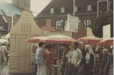 F015030 Hanzedagen van 1983 in Lübeck Duitsland. Kamper markt delegatie voor de gemeente kampen, J.W. Boekhoven, R.G. ...