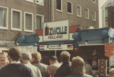 F015034 Hanzedagen van 1983 in Lübeck Duitsland. Kamper markt delegatie voor de gemeente kampen, J.W. Boekhoven, R.G. ...