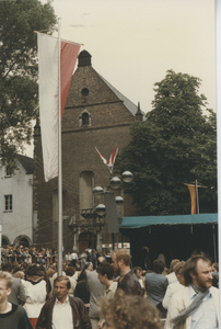F015072 Hanzedagen van 1984 in Neuss Duitsland. Kamper markt delegatie voor de gemeente Kampen, E. Ehrhart, J.D. ...