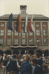 F015074 Hanzedagen van 1984 in Neuss Duitsland. Kamper markt delegatie voor de gemeente Kampen, E. Ehrhart, J.D. ...